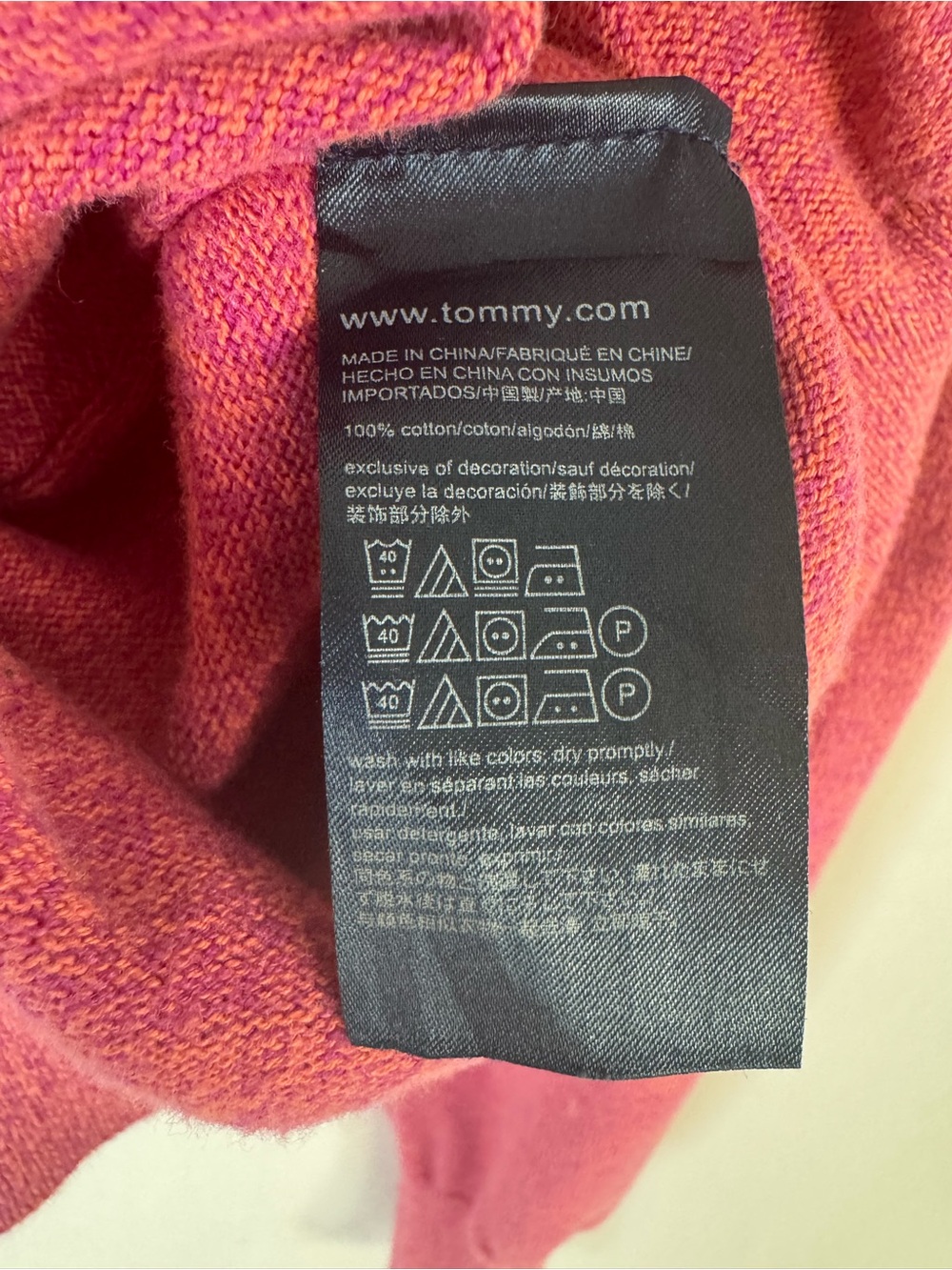 Tommy Hilfiger Men's V-Neck Sweater in Dusty Rose - Picture 4 of 8